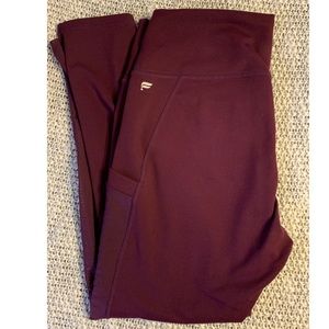 Fabletics Mila Pocket Legging - Capri